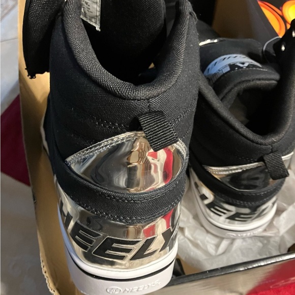 Men’s Heelys Shoes - Picture 6 of 9